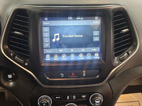 Certified 2021 Jeep Cherokee Latitude Lux 80th Anniv w/ Quick Order Package 26U 80TH image 23