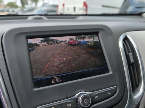 Used 2020 Chevrolet Equinox LS w/ LS Convenience Package AWD/4WD image 16
