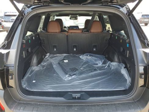 New 2026 Subaru Outback Touring AWD/4WD image 7