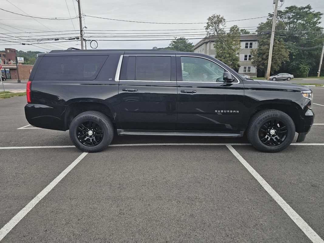 Used 2018 Chevrolet Suburban LT AWD/4WD image 1