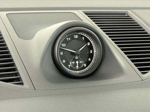 New 2026 Porsche Macan image 28