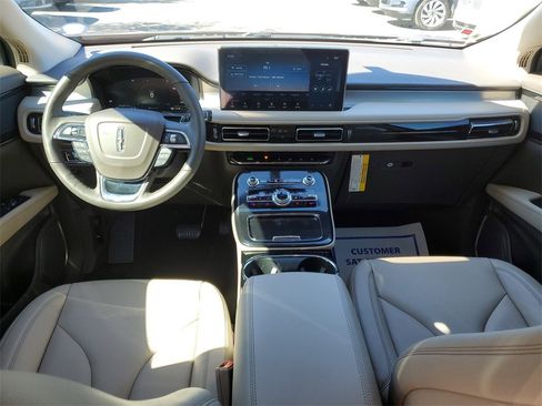 Certified 2022 Lincoln Nautilus FWD w/ Premium Package image 14