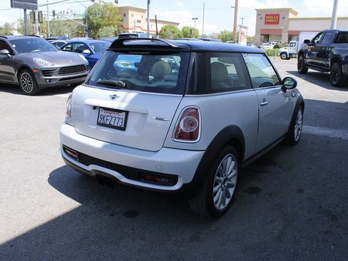 Used 2011 MINI Cooper John Cooper Works image 24