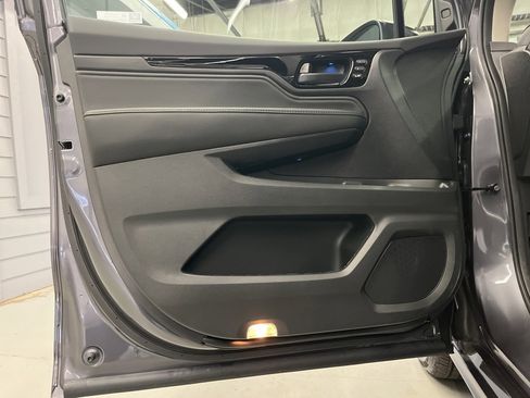 Used 2025 Honda Odyssey Touring image 9