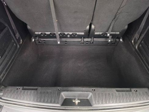 Used 2018 Dodge Grand Caravan SE FWD image 31