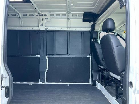 Used 2024 RAM ProMaster 2500 w/ Convenience Group FWD image 11