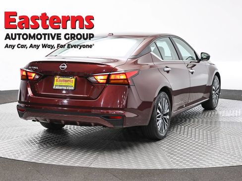 Used 2025 Nissan Altima 2.5 SV FWD image 5