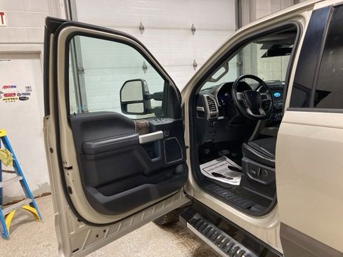 Used 2017 Ford F350 Lariat w/ Lariat Ultimate Package image 9
