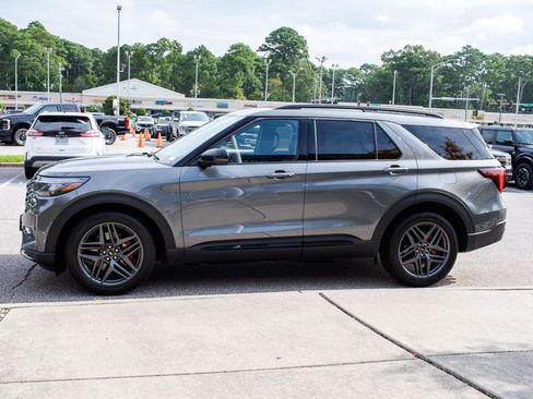 Used 2026 Ford Explorer ST w/ Sun And Sound Package AWD/4WD image 3