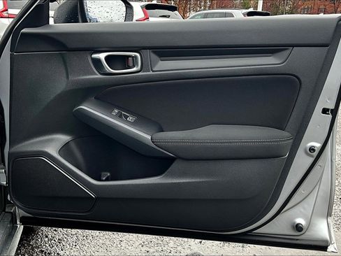 Used 2023 Honda Civic Sport image 18