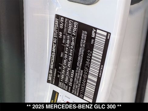 Certified 2025 Mercedes-Benz GLC 300 4MATIC image 35