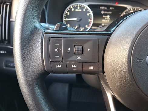 Used 2022 Nissan Pathfinder S image 21