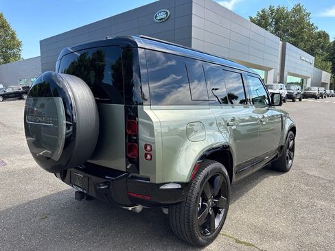 Certified 2025 Land Rover Defender 110 X-Dynamic SE AWD/4WD image 7