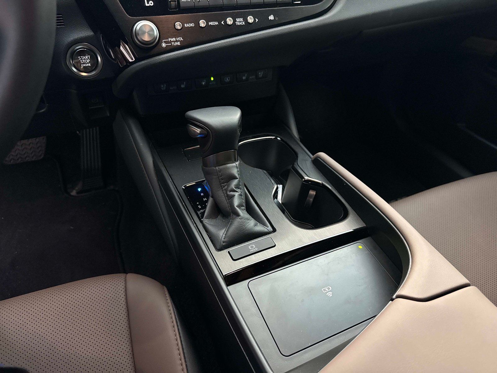 Certified 2025 Lexus ES 350 w/ Premium Package FWD image 25