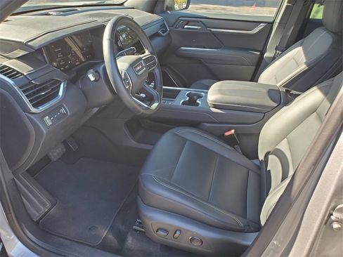 Used 2024 GMC Acadia Elevation image 4