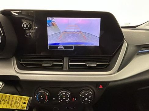Used 2024 Chevrolet Trax LS w/ LS Convenience Package FWD image 24