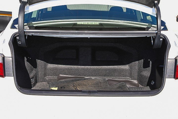Used 2014 Lexus ES 300h w/ Premium Package w/Bamboo Trim FWD image 25
