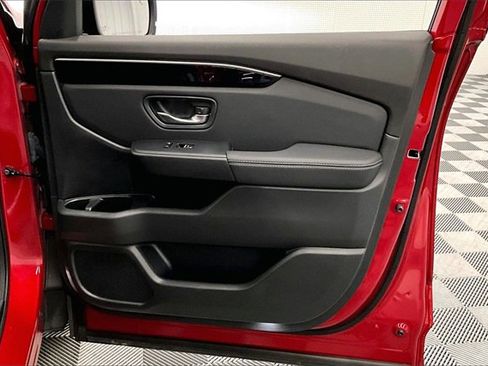 Used 2024 Honda Pilot Touring image 18