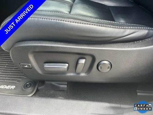 Used 2017 Toyota Highlander SE FWD image 28