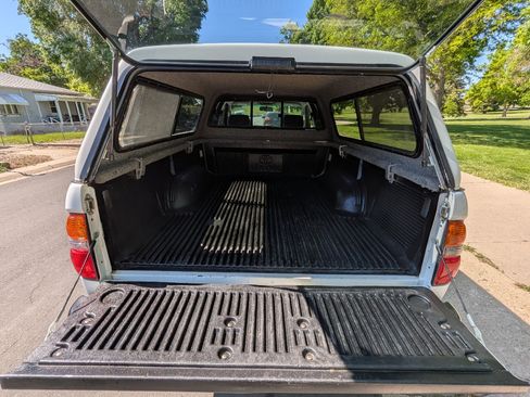 Used 2002 Toyota Tacoma 4x4 Xtracab V6 w/ SR5 Pkg w/ Chrome Pkg image 12
