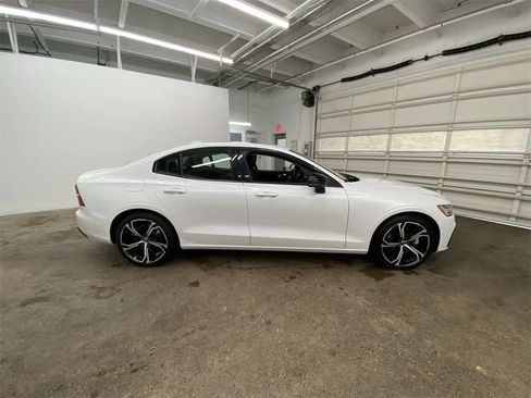 Used 2024 Volvo S60 B5 Plus image 7