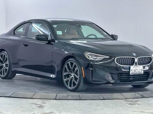 Used 2023 BMW 230i Coupe w/ Premium Package image 9