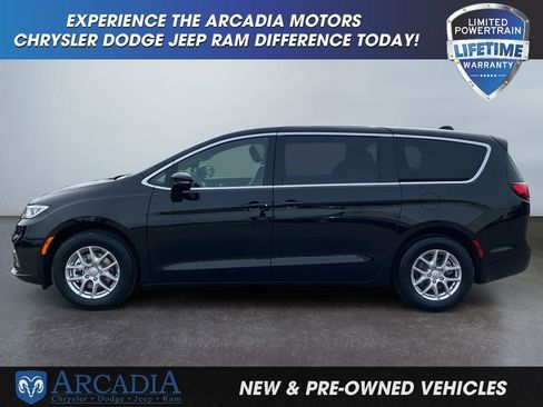 New 2026 Chrysler Pacifica Select FWD image 2