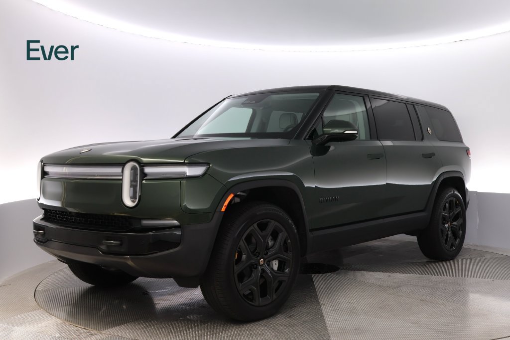 Used 2025 Rivian R1S Adventure Dual AWD/4WD image 2