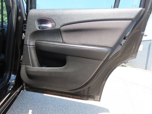 Used 2013 Chrysler 200 LX FWD image 36