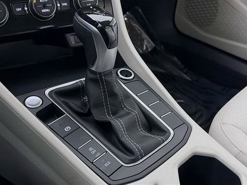 Used 2023 Volkswagen Jetta SE image 17