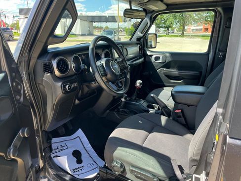 Used 2020 Jeep Wrangler Sport AWD/4WD image 7