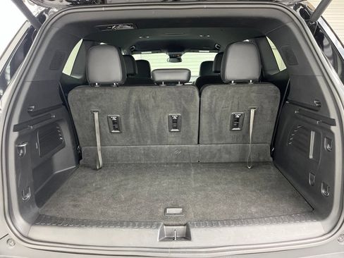 Used 2025 Buick Enclave Preferred FWD image 25