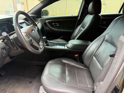 Used 2019 Ford Taurus Limited FWD image 6