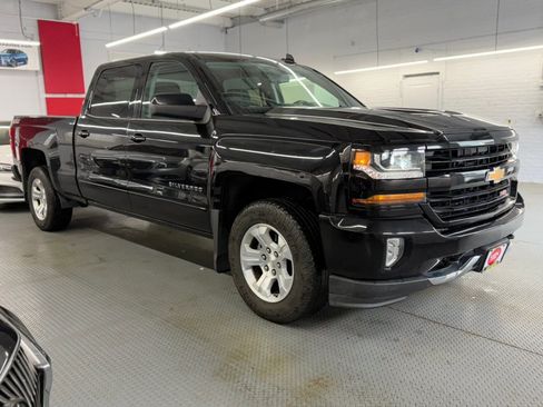 Used 2017 Chevrolet Silverado 1500 LT w/ All Star Edition AWD/4WD image 5