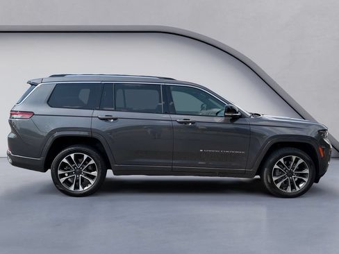 Used 2021 Jeep Grand Cherokee L Overland w/ Luxury Tech Group IV AWD/4WD image 6