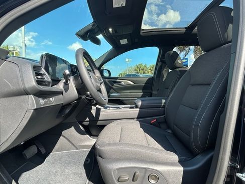 New 2026 Chevrolet Traverse LT w/ Sun and Wheel Package FWD image 13