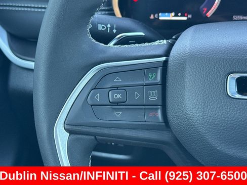 Used 2025 Jeep Grand Cherokee Laredo X w/ Luxury Tech Group I RWD image 37