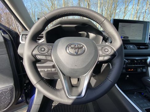 Certified 2025 Toyota RAV4 XLE Premium image 30