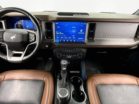 Used 2023 Ford Bronco Outer Banks image 16
