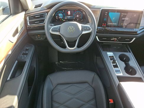 New 2026 Volkswagen Atlas SE image 8