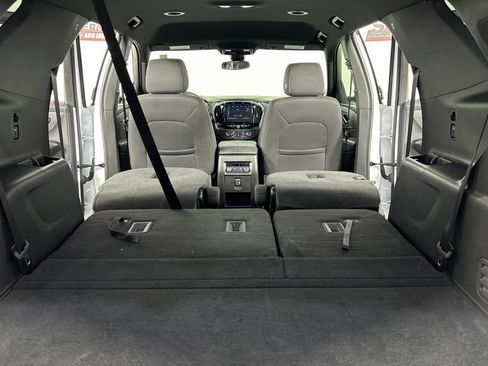 Used 2023 Chevrolet Traverse LT FWD image 22