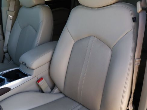 Used 2016 Cadillac SRX Luxury w/ Driver Awareness Package image 19