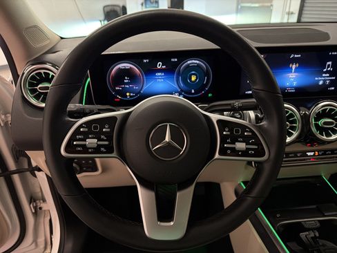 Used 2021 Mercedes-Benz GLB 250 image 10