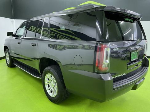 Used 2017 GMC Yukon XL SLT image 7