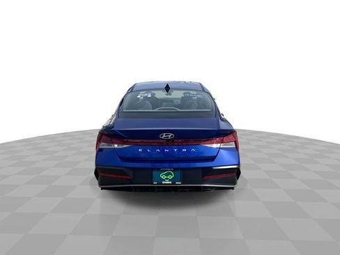 Used 2025 Hyundai Elantra SEL image 8