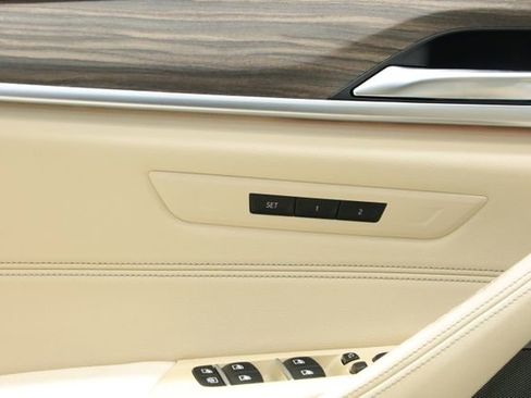 Used 2021 BMW 530i w/ M Sport Package image 34