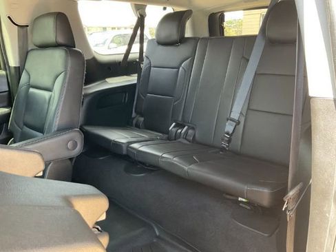 Used 2018 Chevrolet Suburban Premier AWD/4WD image 31