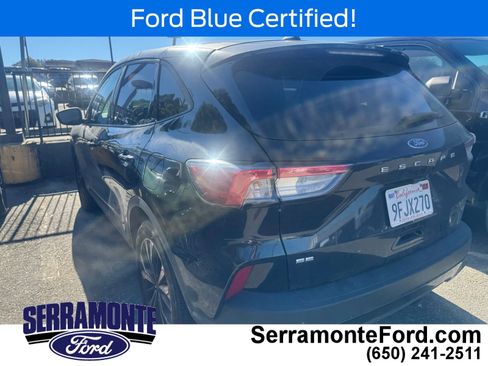 Certified 2022 Ford Escape SE w/ SE Sport Appearance Package image 3