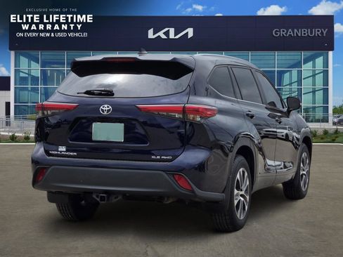 Used 2023 Toyota Highlander XLE AWD/4WD image 5