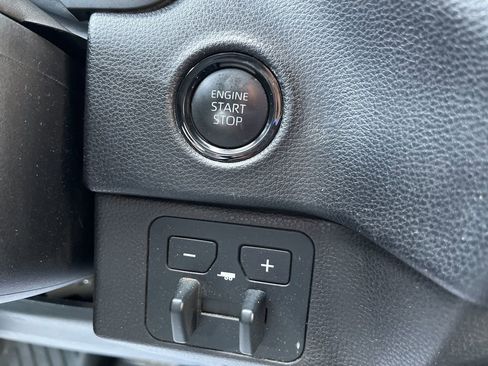 Used 2025 Toyota Tundra SR5 AWD/4WD image 29